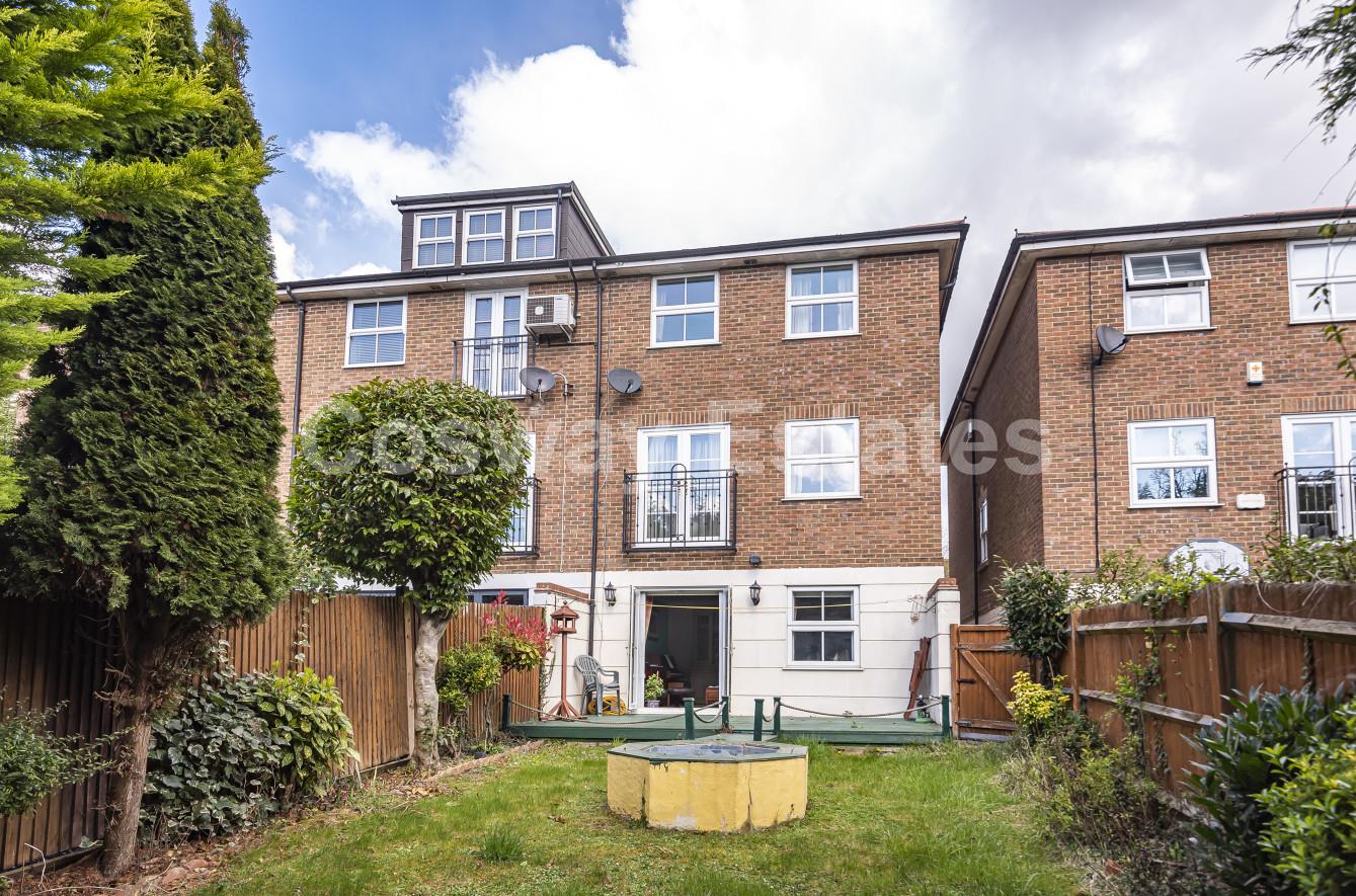 Newcombe Park, Mill Hill